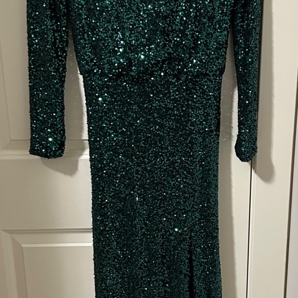Dress The Population- Mischa sequin side slit long sleeve gown - Picture 5 of 5